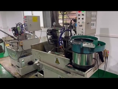 꼬리 벗긴 손톱